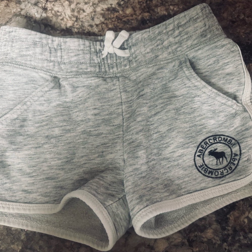 Abercrombie Kids Gray Shorts size 5/6
